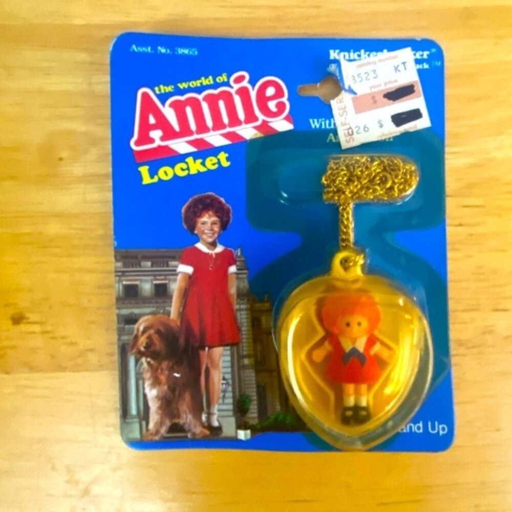 Vintage 1982 Knickerbocker Orphan Annie Locket